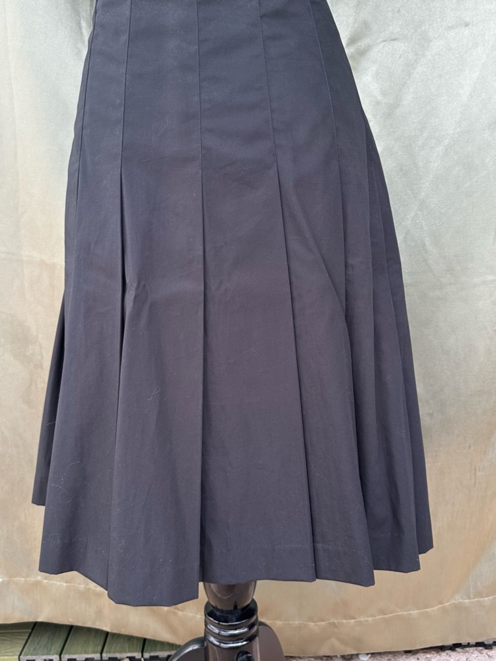 Banana Republic Black A-Line Pleated Skirt - Picture 4 of 7